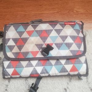 Skip hop changing travel pad